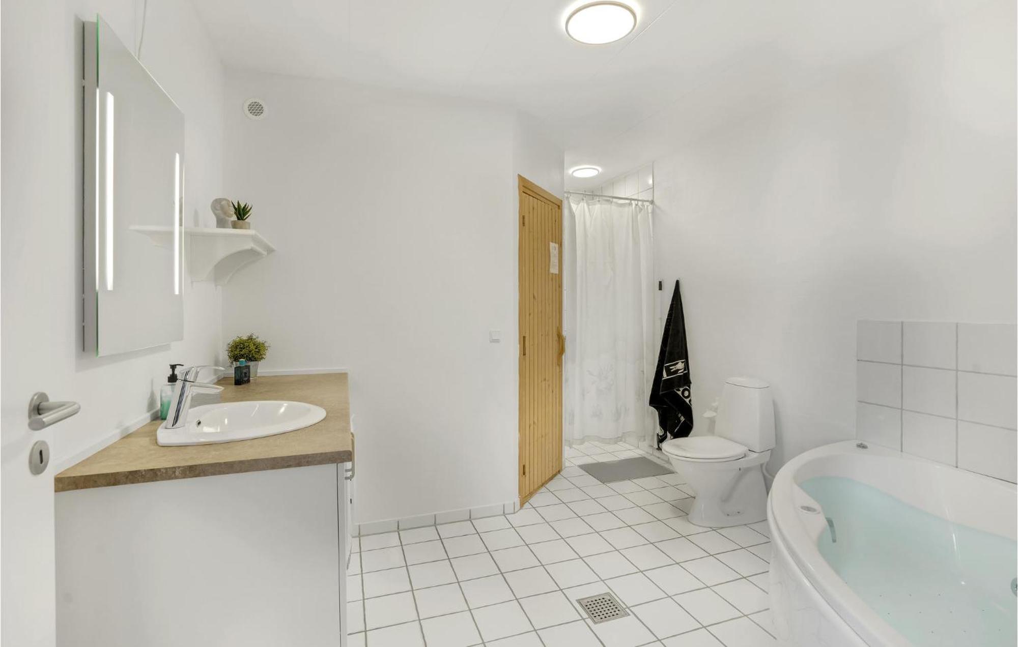 Amazing Home In Hvide Sande With Wifi Bjerregård Kültér fotó