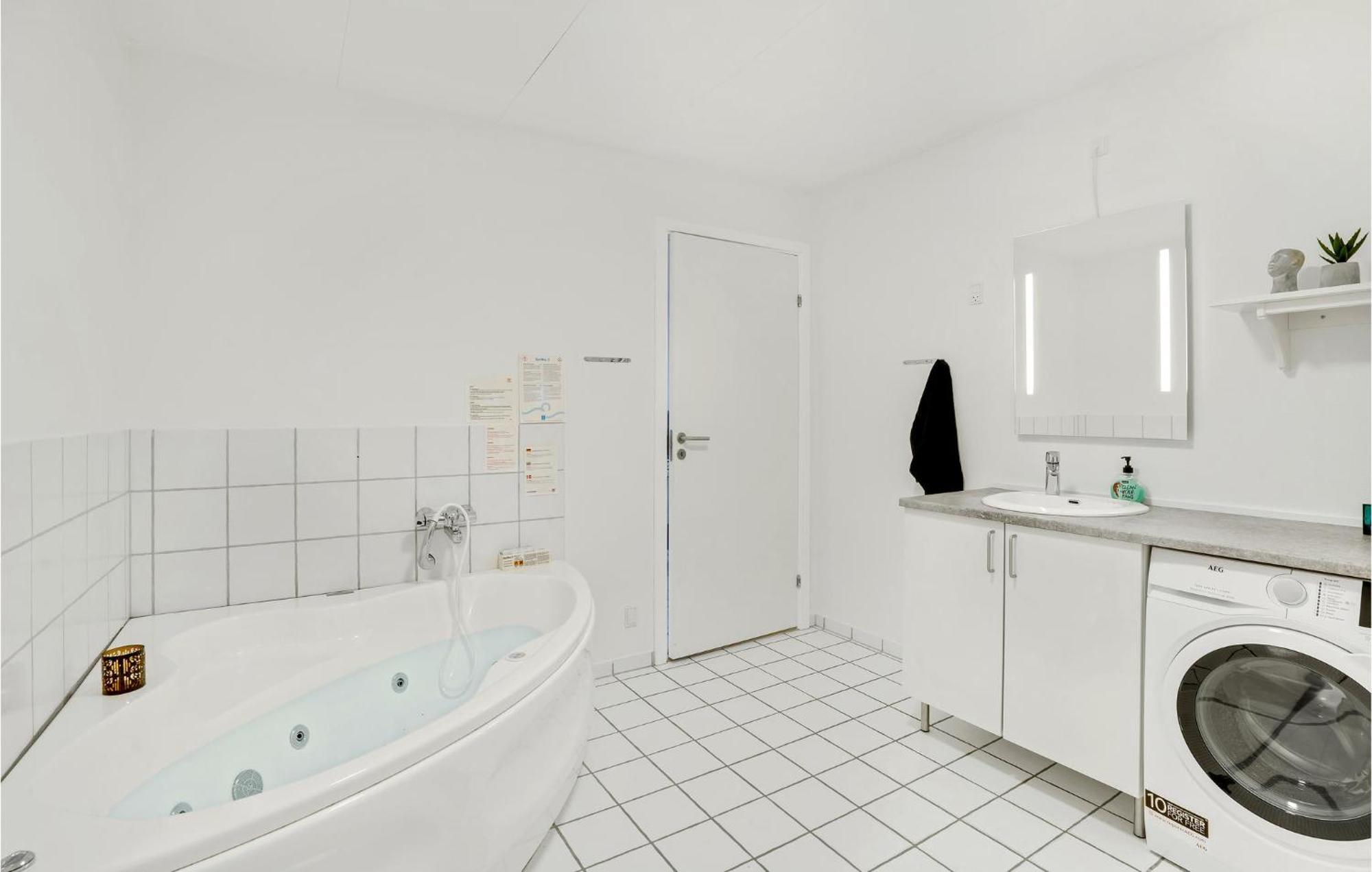 Amazing Home In Hvide Sande With Wifi Bjerregård Kültér fotó